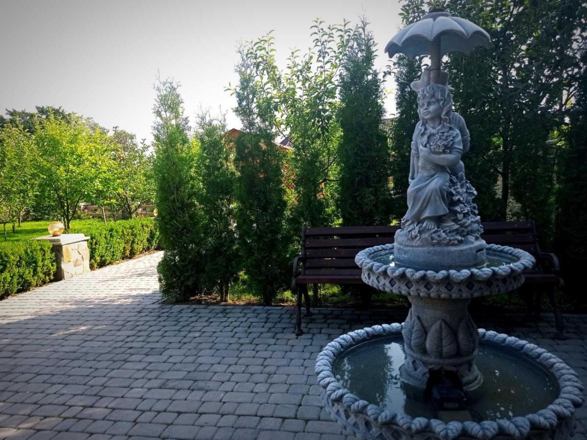 Готельно-Ресторанний Комплекс Прованс Парк Pochaiv Exterior foto
