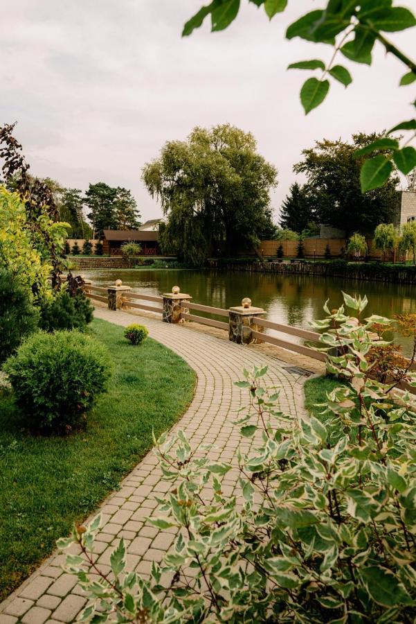 Готельно-Ресторанний Комплекс Прованс Парк Pochaiv Exterior foto