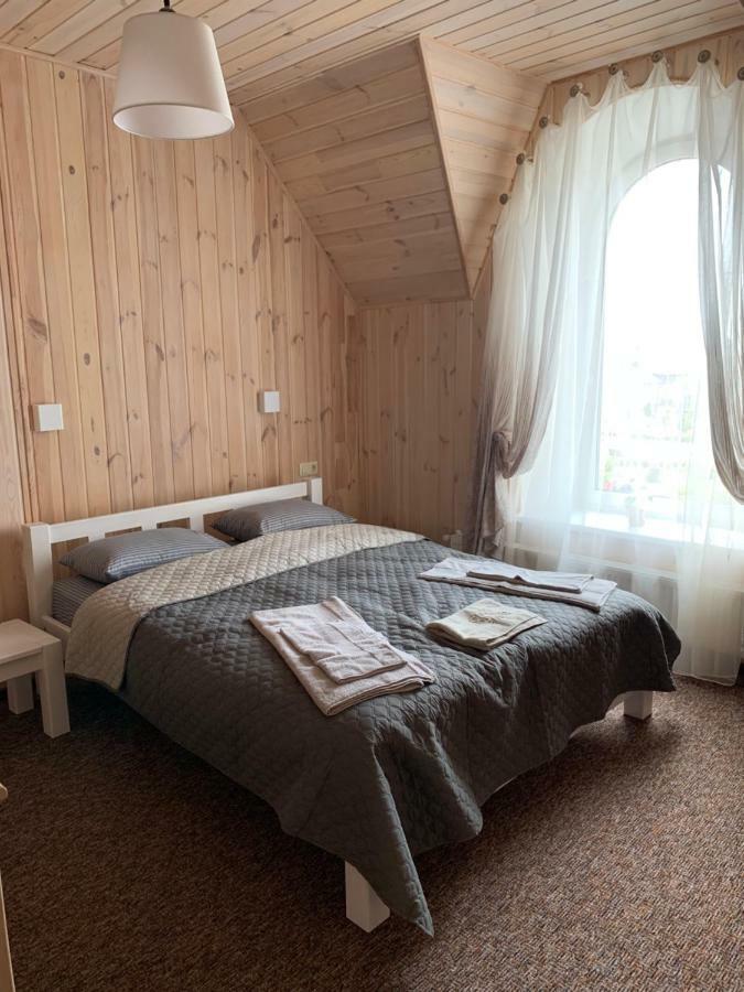 Готельно-Ресторанний Комплекс Прованс Парк Pochaiv Exterior foto